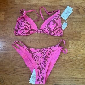 L Space Finneas/Billie Bottom Bitsy Bikini Set size Medium NWT